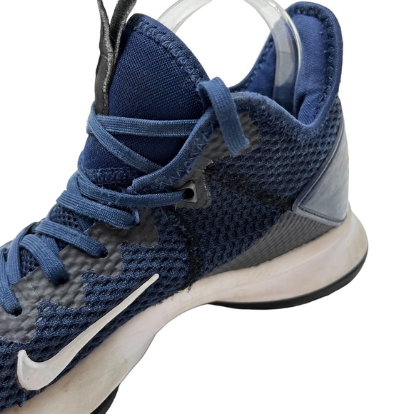 LEBRON JAMES NIKE Navy Blue CV4004-401 Low Top WITNESS Basketball Shoes sz 8 - Picture 10 of 16